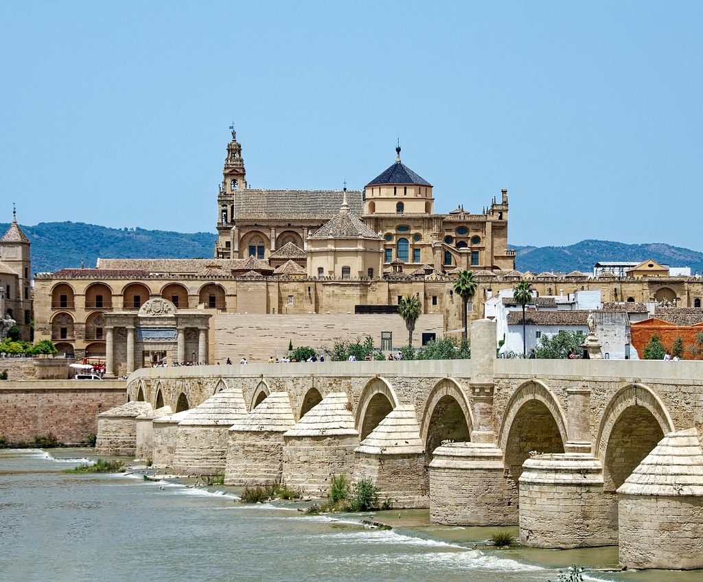 spain, andalusia, province of cordoba, cordoba, province, city, historic centre, historic center, mezquita-catedral de cordoba, nature, cordoba cathedral mosque, cathedral, mosque, religion, puente romano, puente viejo, bridge roman, historical, guadalquivir, flow, water, heaven, blue, to travel, tourism, sightseeing